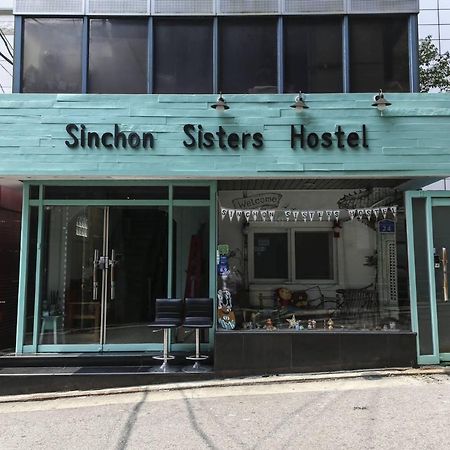 Sinchon Sisters Hostel Seúl Exterior foto