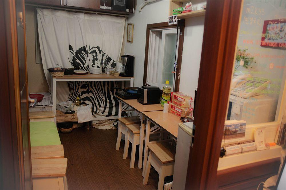 Sinchon Sisters Hostel Seúl Exterior foto